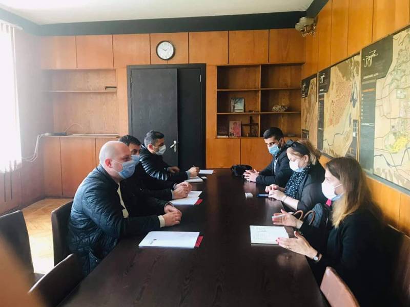 ცაგერის მუნიციპალიტეტის მერიაში, მუნიციპალიტეტის მერი ავთანდილ უგრეხელიძე ჩეხეთის...